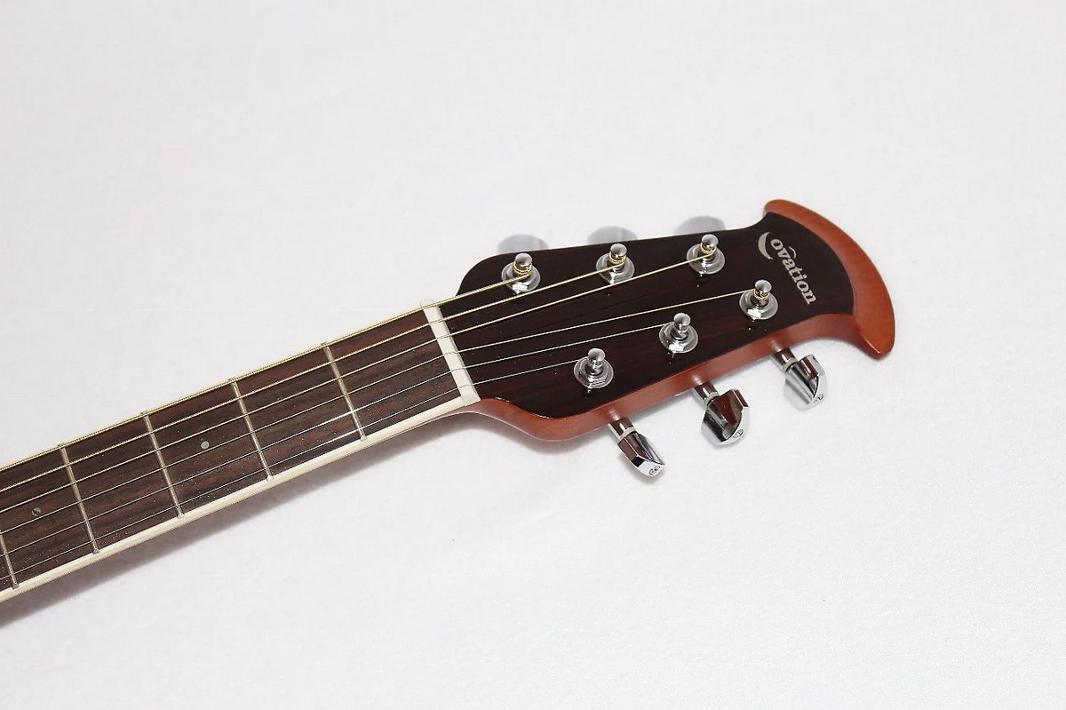 Электроакустическая гитара OVATION CS24P-4Q Celebrity Standard Plus Mid Cutaway Natural Quilt Maple