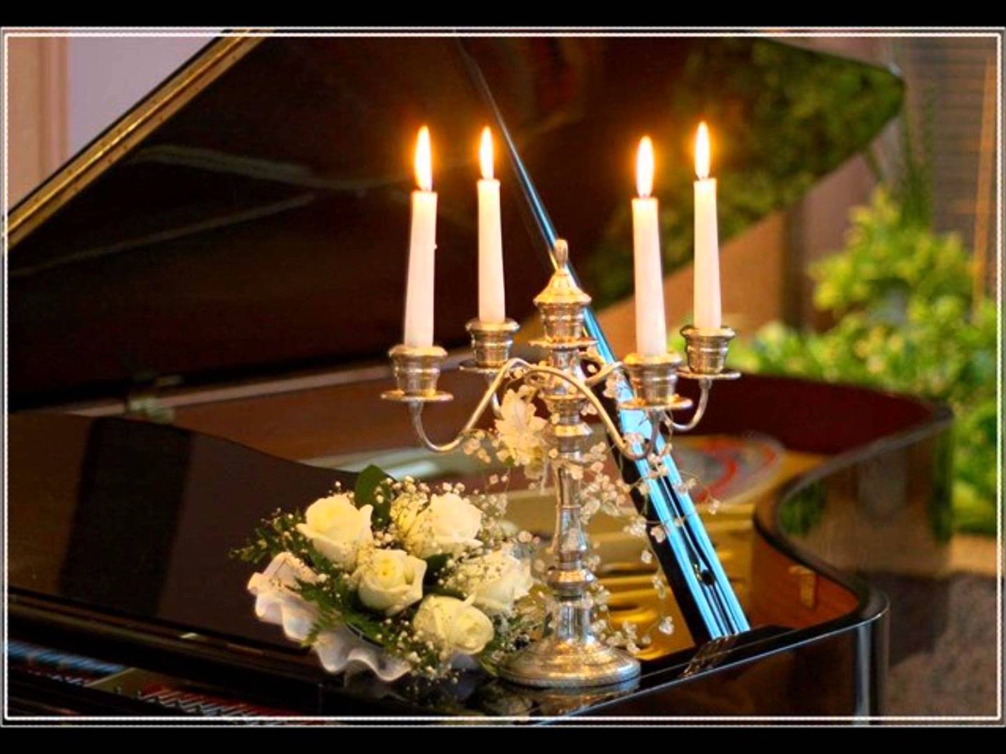 Красивый вечер музыкальный. Рояль и свечи. Цветы и свечи. Музыкальный вечер. Фортепиано и свечи.