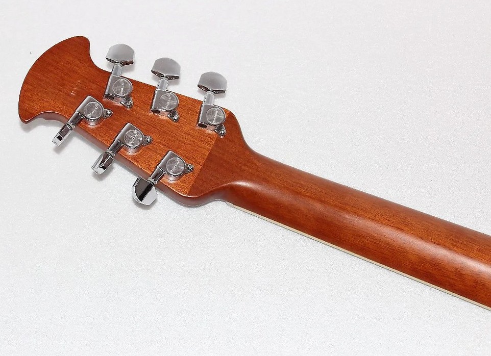 Электроакустическая гитара OVATION CS24P-4Q Celebrity Standard Plus Mid Cutaway Natural Quilt Maple