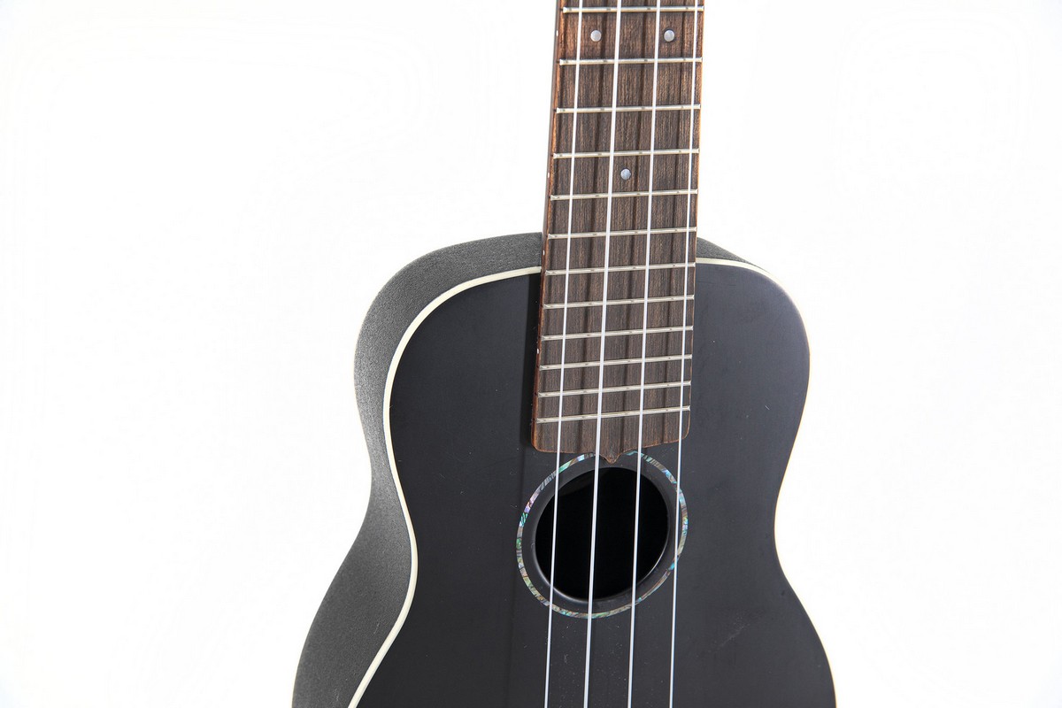 Электро-укулеле OVATION UCS10-5S Soprano Ukulele Celebrity Traditional Black Satin