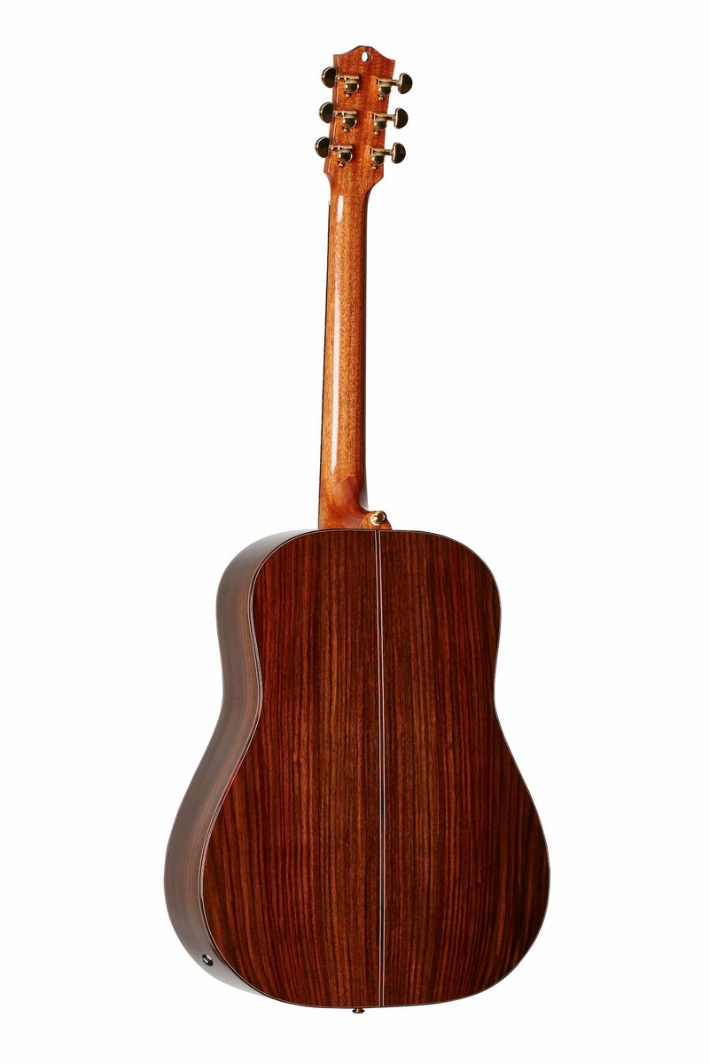 Электроакустическая гитара Maton EM100
