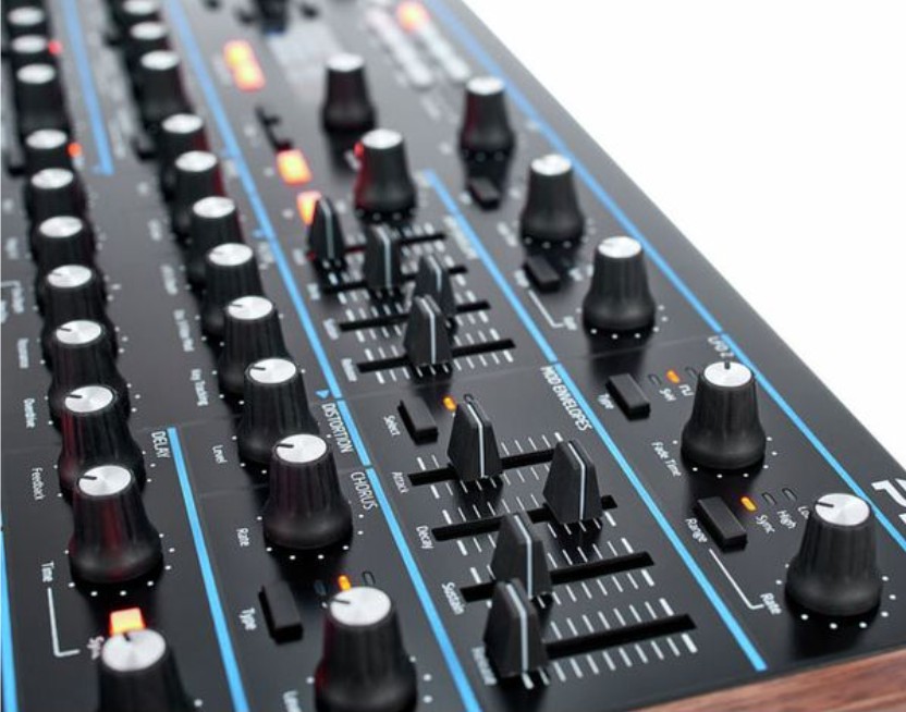 Синтезатор Novation Peak