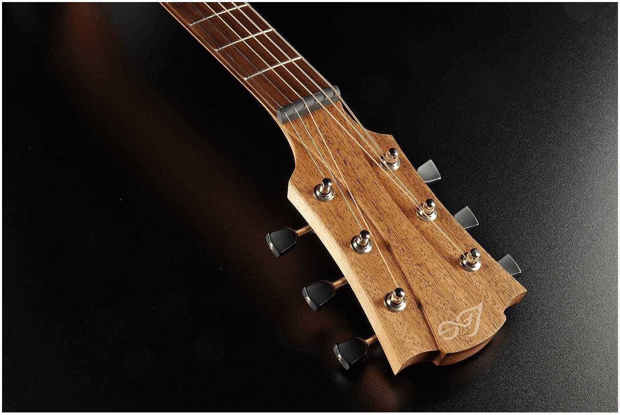 Электроакустическая гитара LAG T-70A CE NAT