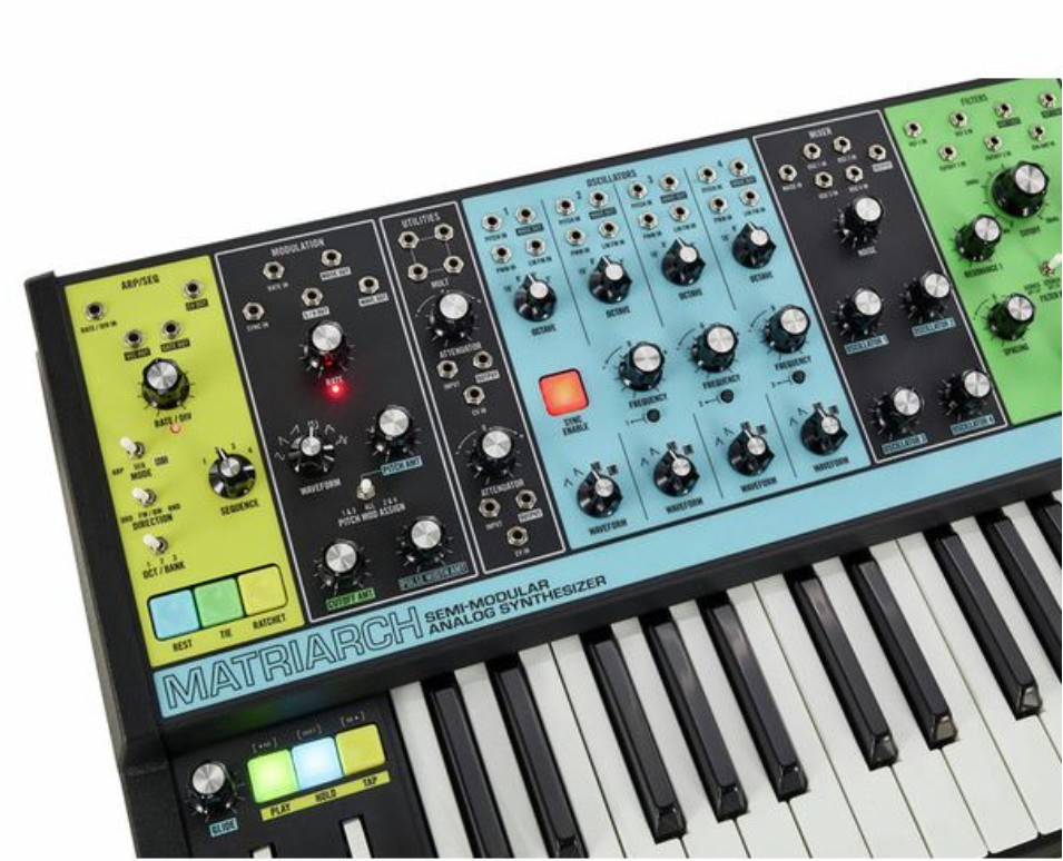 Синтезатор Moog Matriarch
