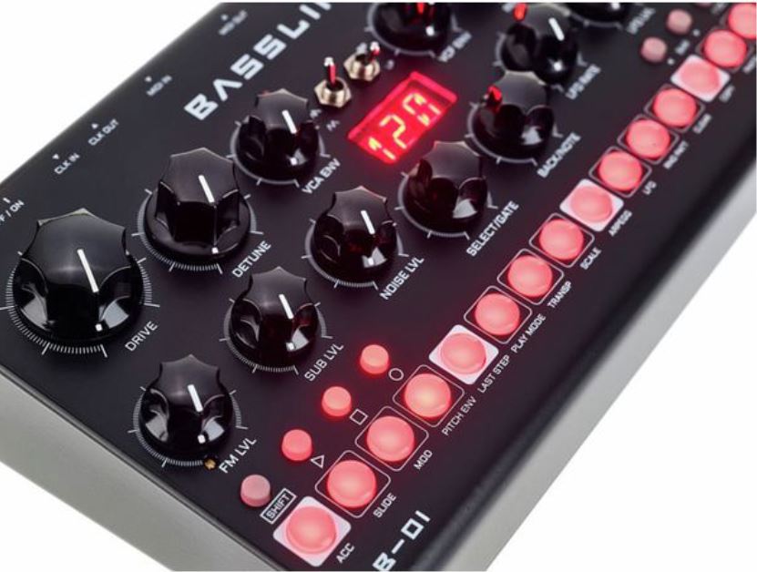 Синтезатор Erica Synths Desktop Bassline DB-01
