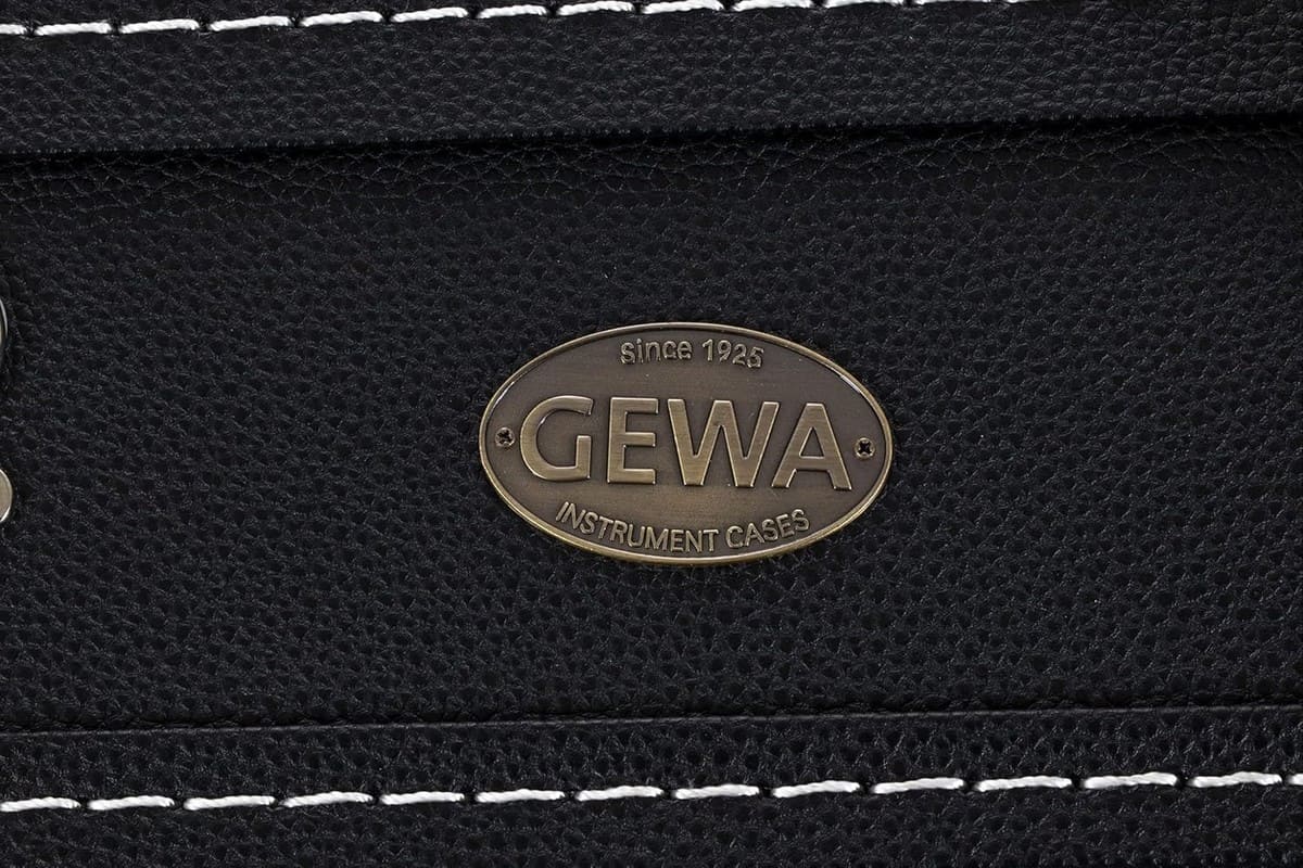 Кейс для акустической гитары GEWA Guitar case Jumbo Arched Top Economy