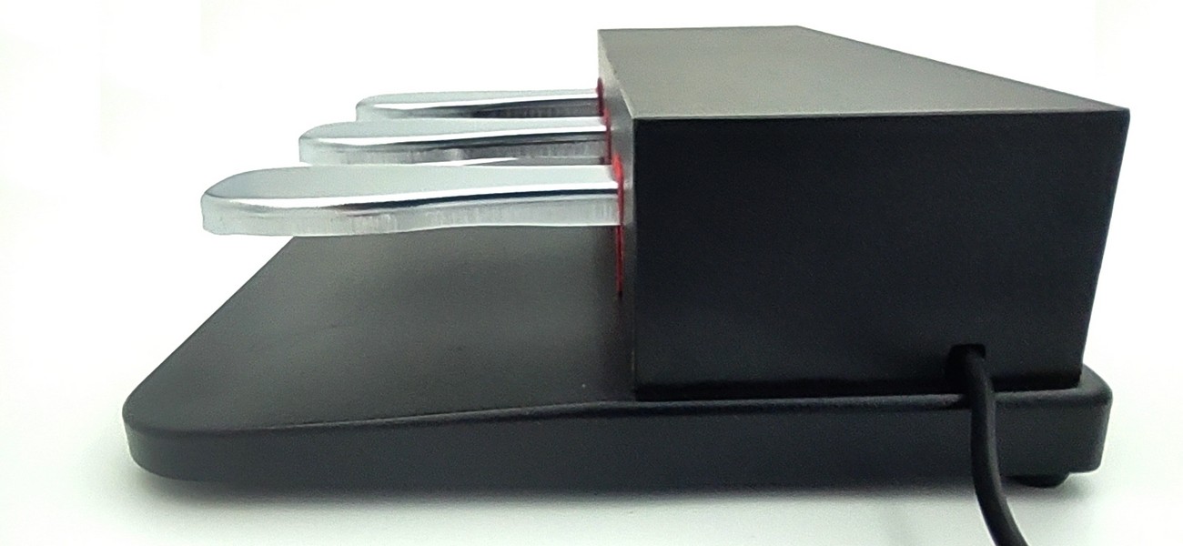 Консоль с тремя педалями NUX NTP-01B Trinity by Uniqkeys