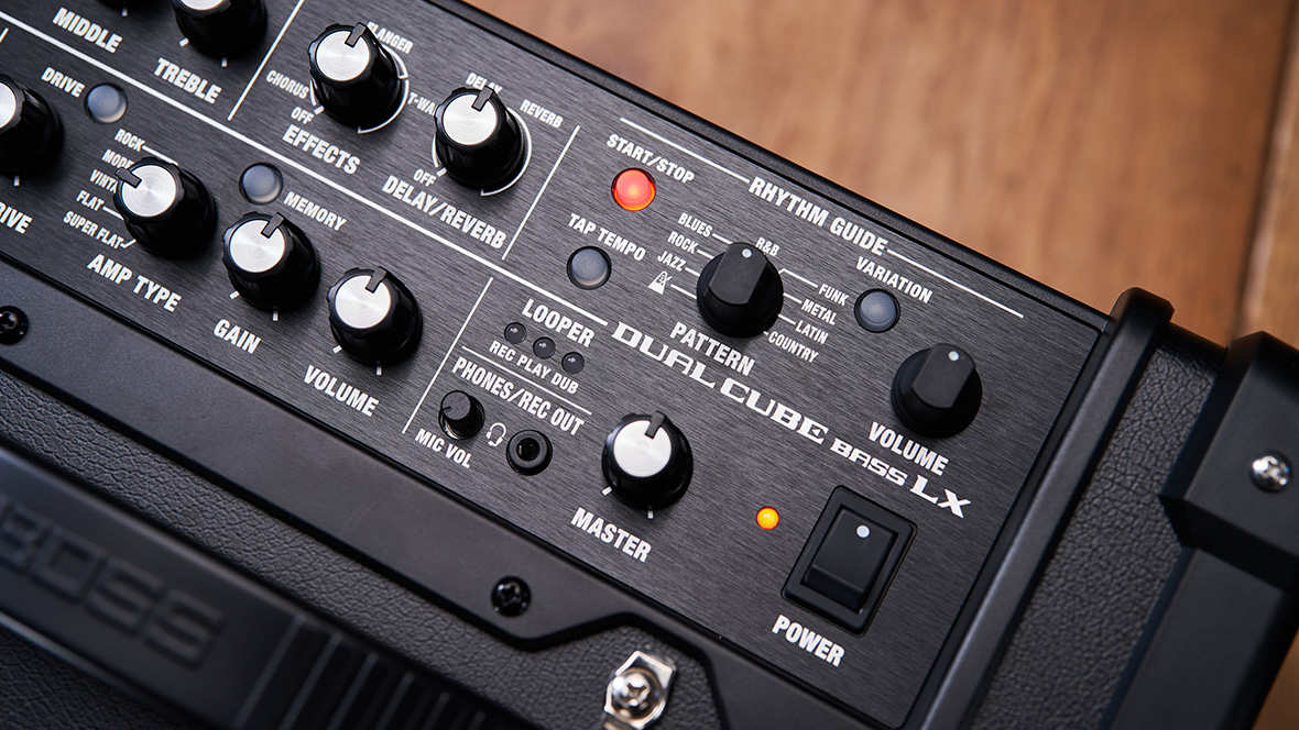 Комбоусилитель BOSS Dual Cube Bass LX