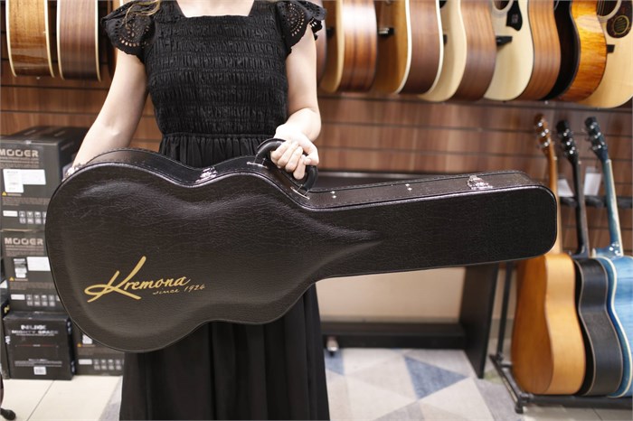 Классическая гитара Kremona Fiesta-FS-w/case Spruce Artist Series