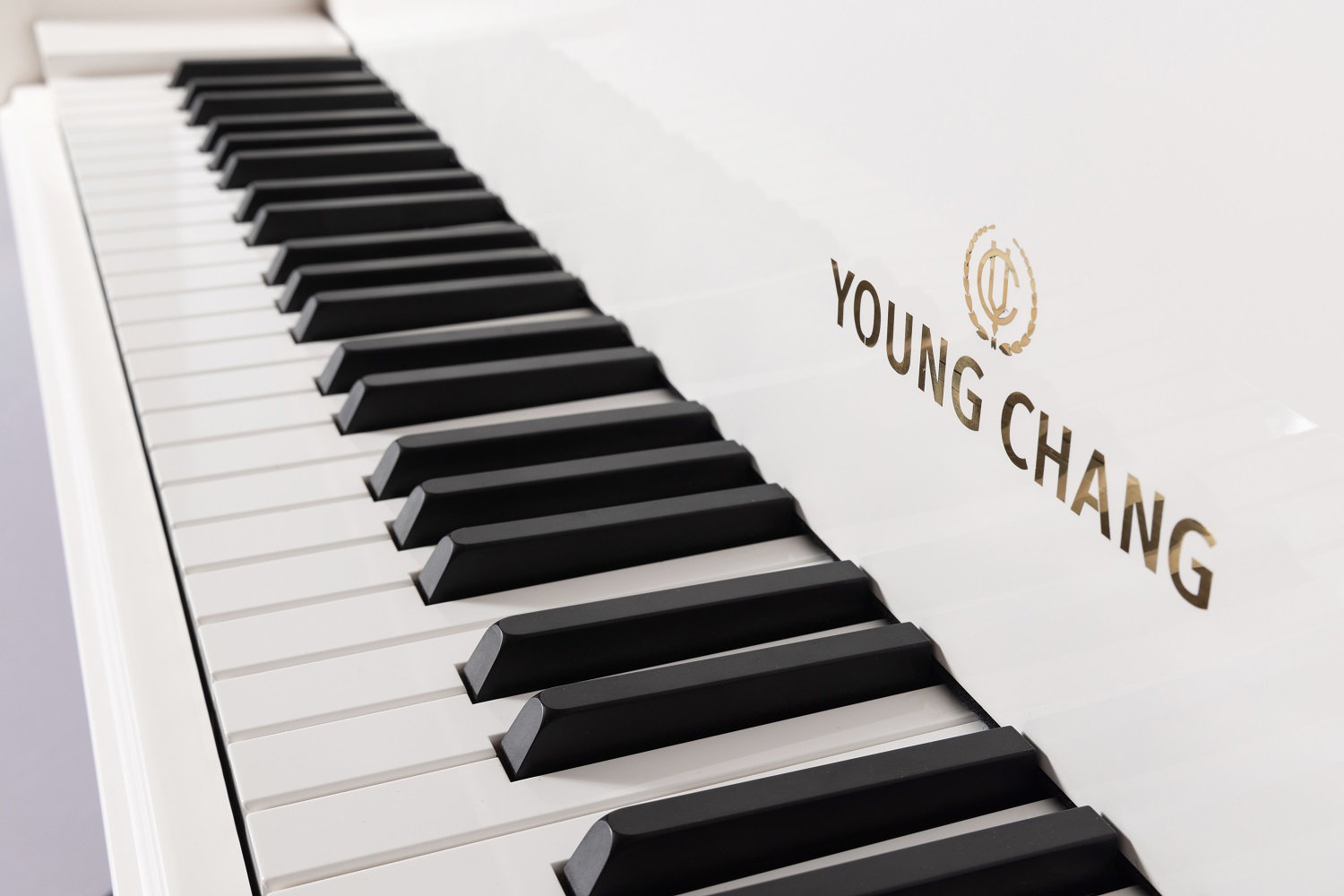 Акустический рояль Young Chang YC158E WHP