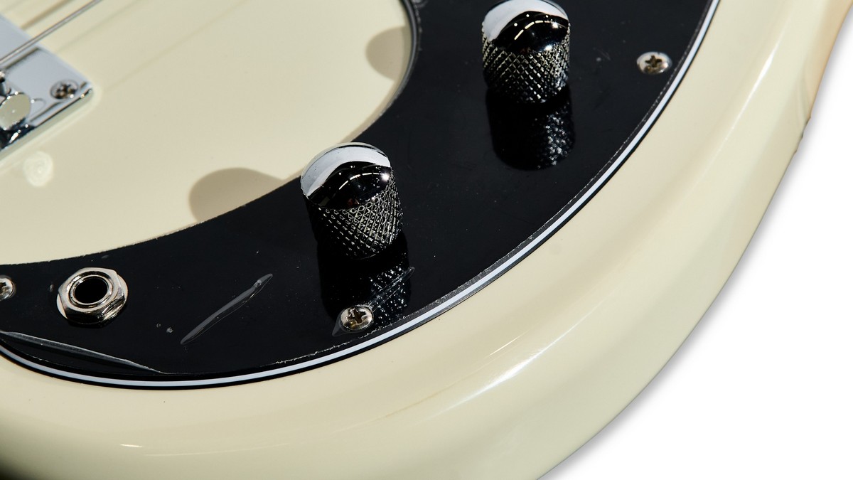 Бас-гитара Bosstone SEG B-PR 4 WH