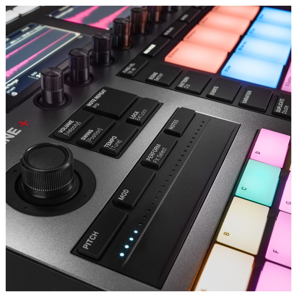 DJ контроллер Native Instruments Maschine plus