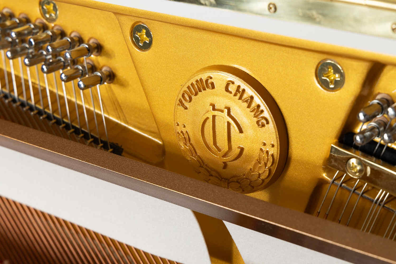 Акустическое пианино Young Chang YC121E WHP