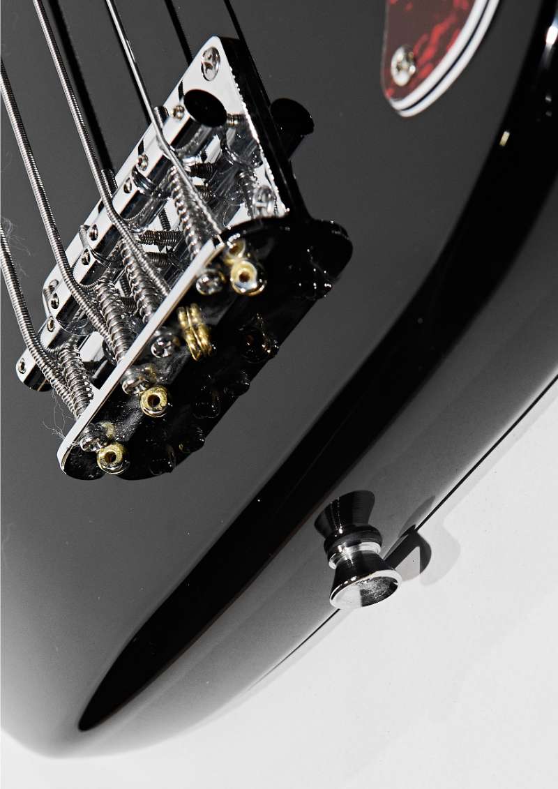 Бас-гитара Voltone BB-04 Black