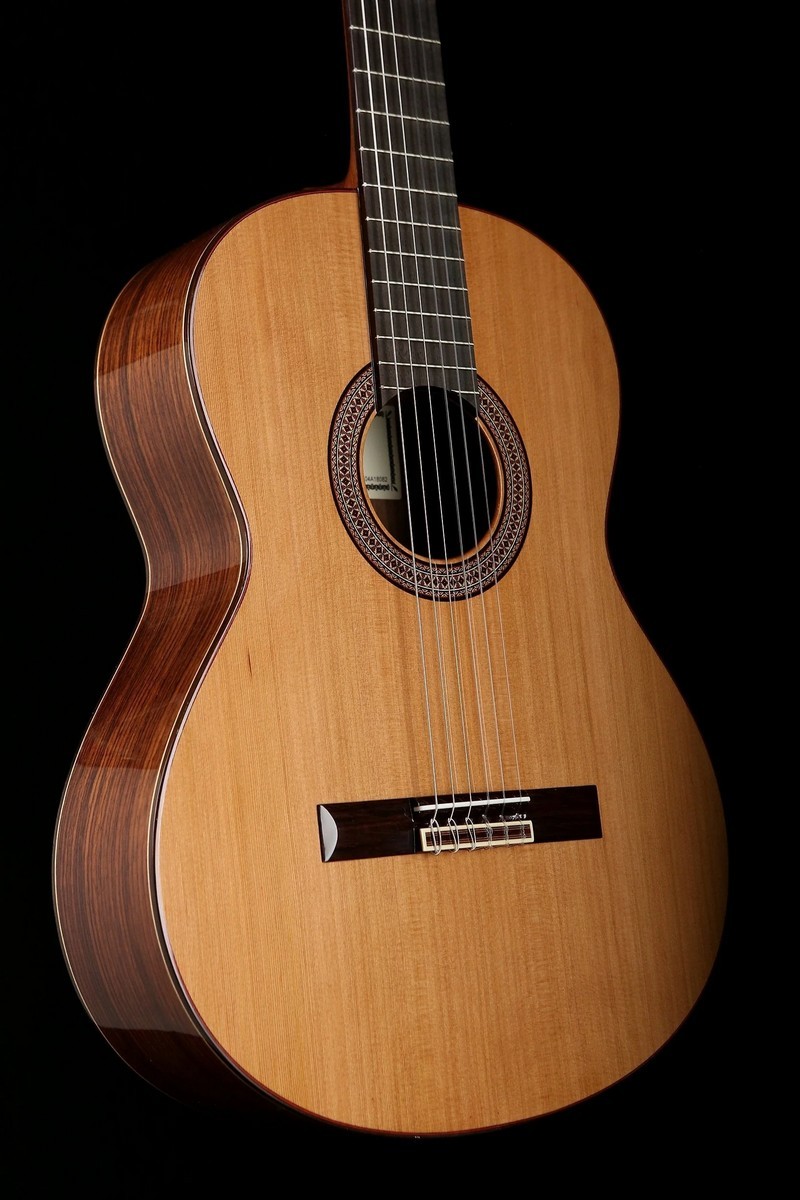 Классическая гитара ALTAMIRA N300+ CASE
