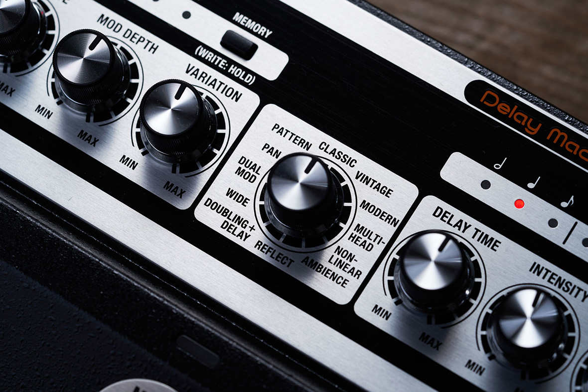 Педаль эффектов Boss DM-101 Delay Machine