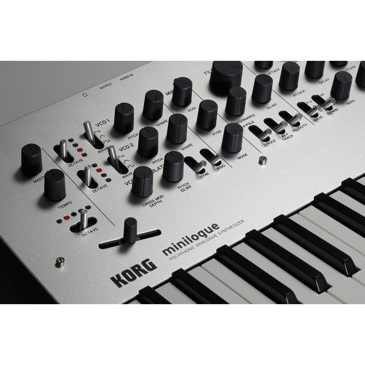 Синтезатор Korg Minilogue