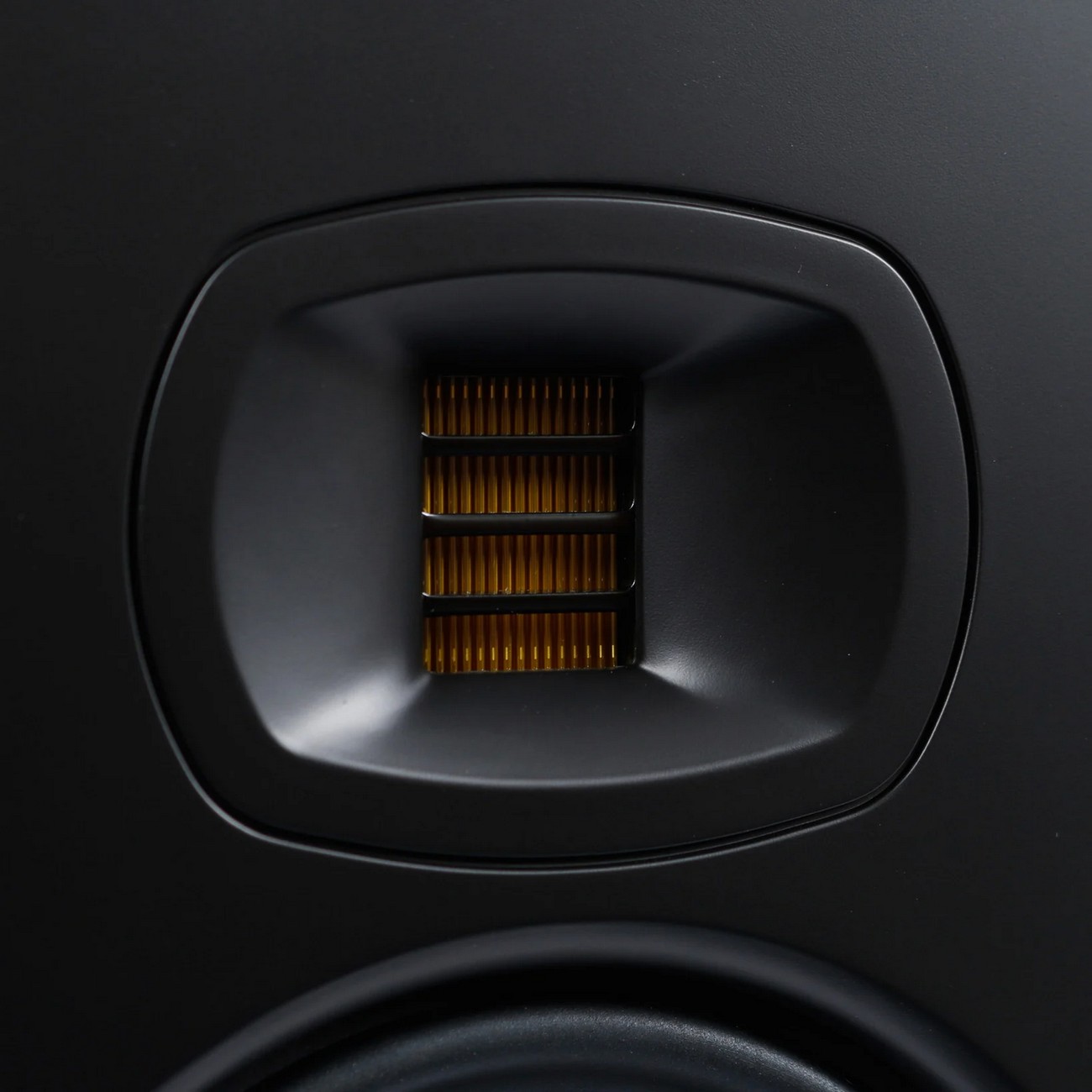 Студийный монитор ADAM Audio T7V
