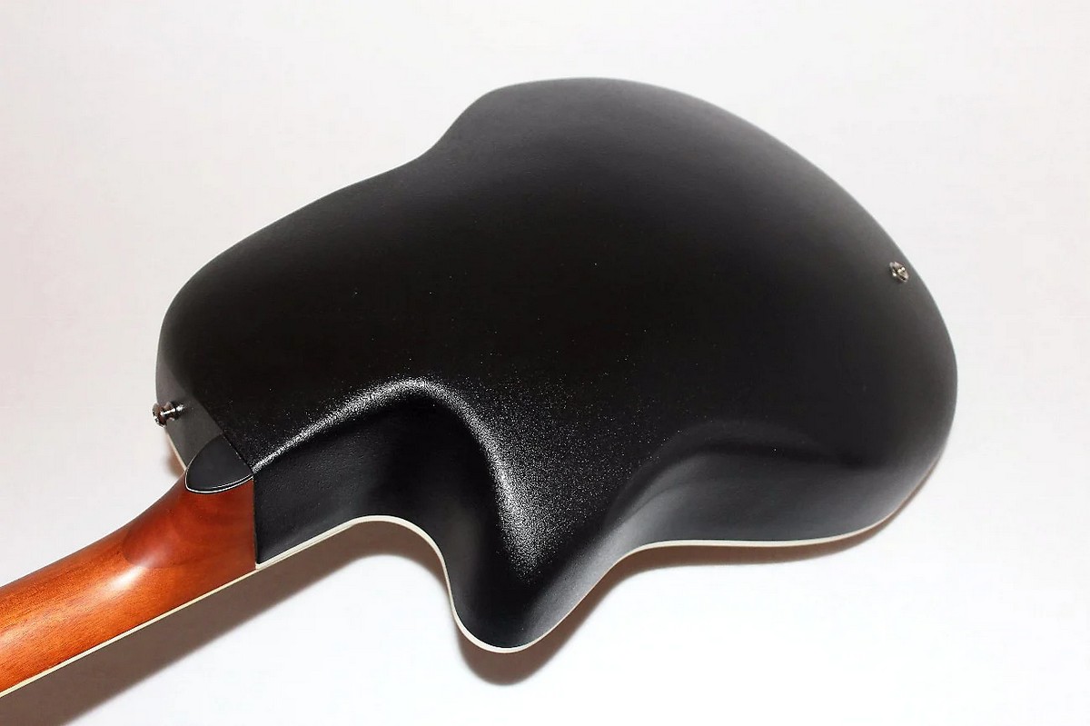 Электроакустическая гитара OVATION CS24P-4Q Celebrity Standard Plus Mid Cutaway Natural Quilt Maple