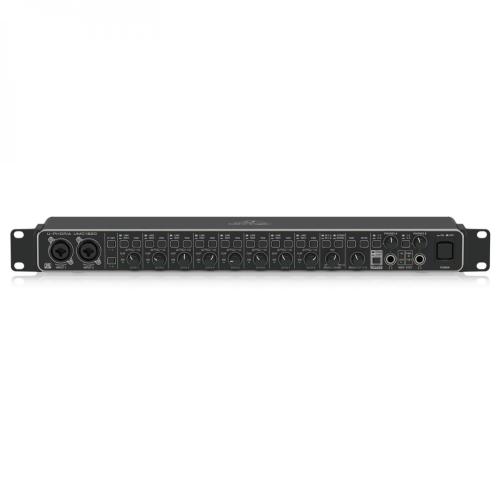 Аудиоинтерфейс Behringer UMC1820