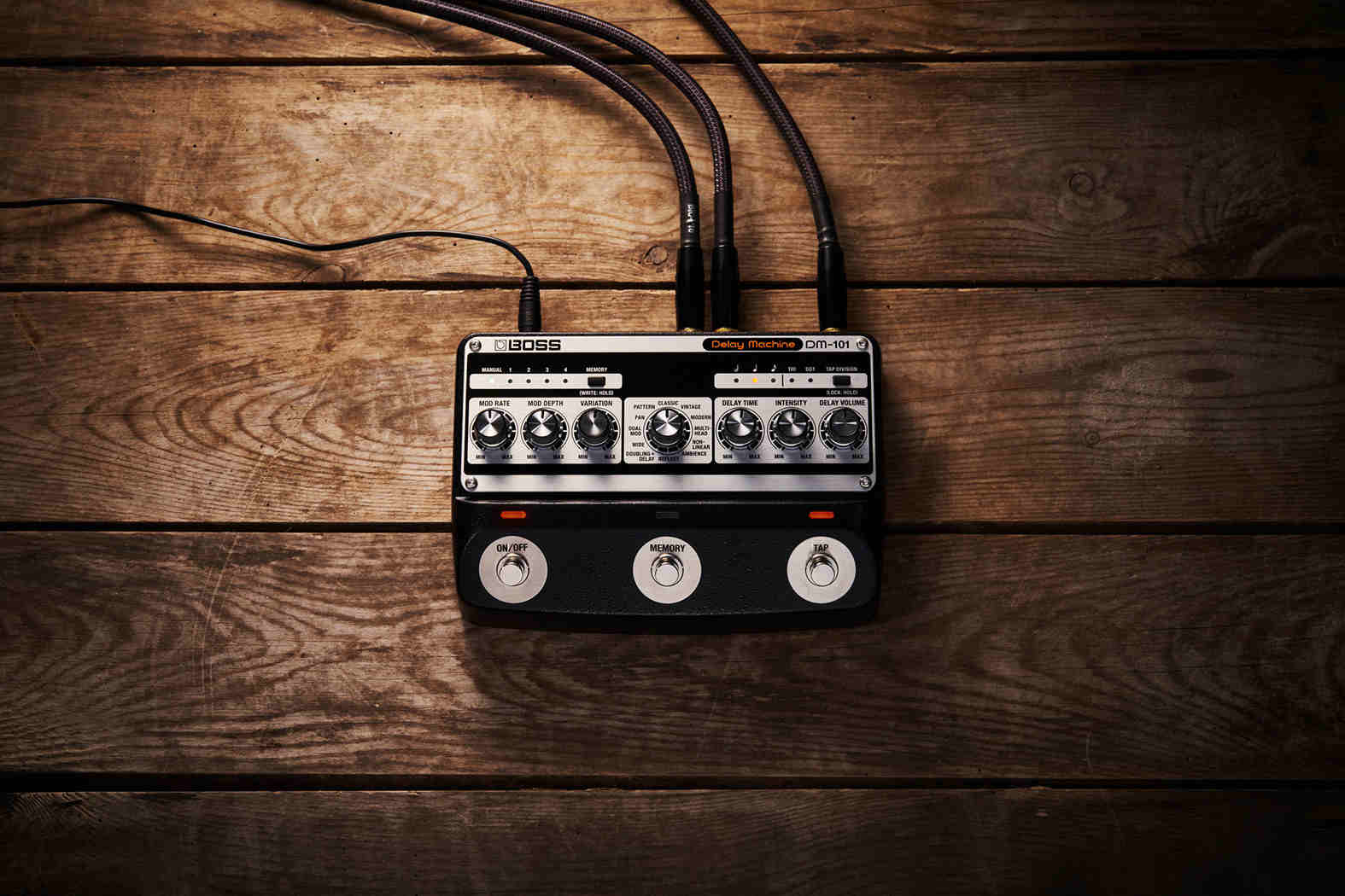 Педаль эффектов Boss DM-101 Delay Machine