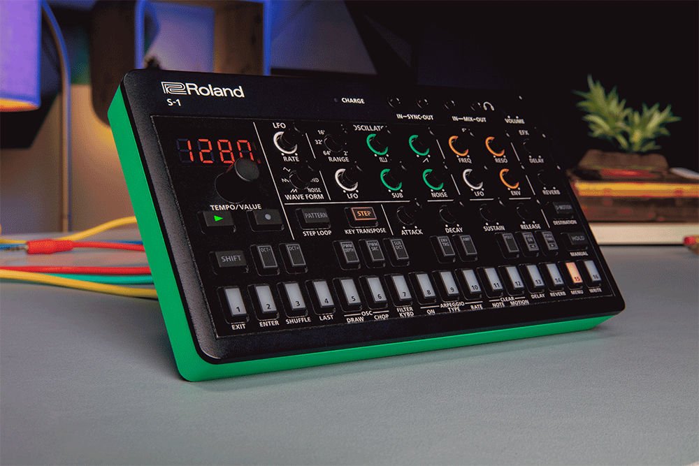 Синтезатор Roland S-1 Tweak Synth