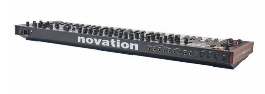 Синтезатор Novation Summit