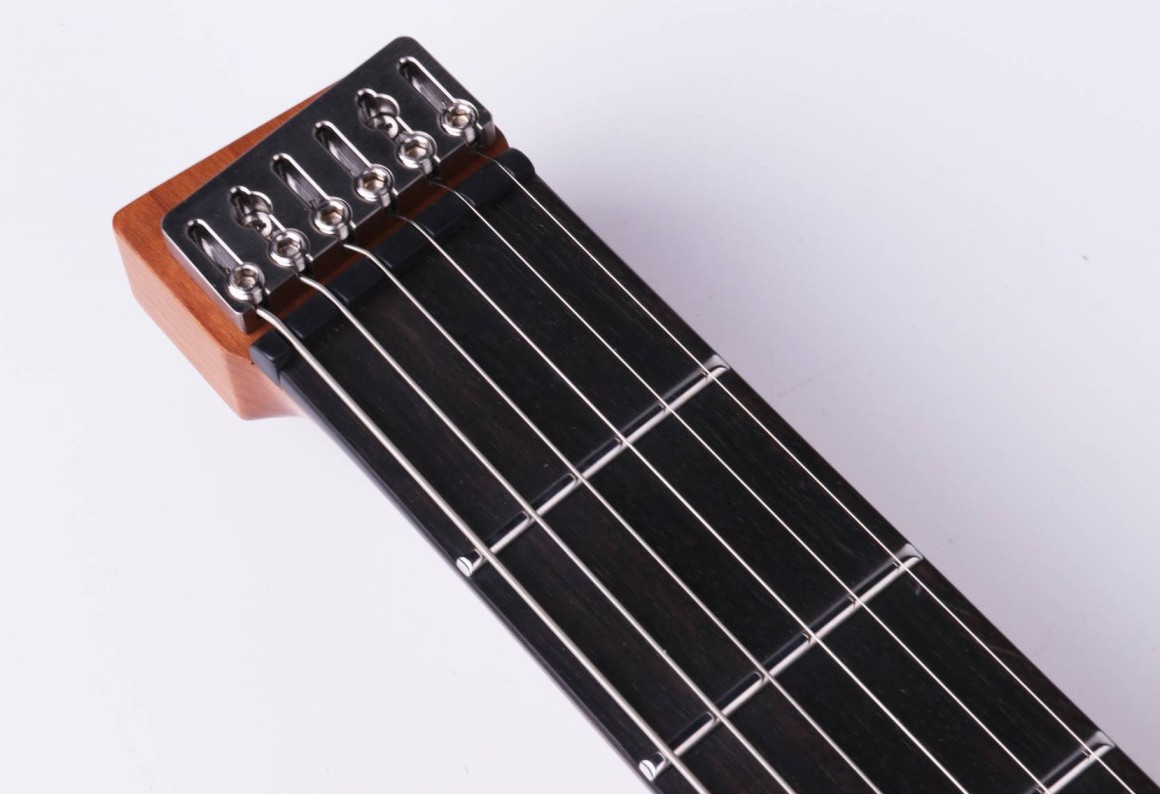 Электрогитара MOLLO NH600 CB