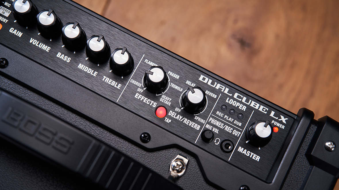 Комбоусилитель BOSS Dual Cube LX