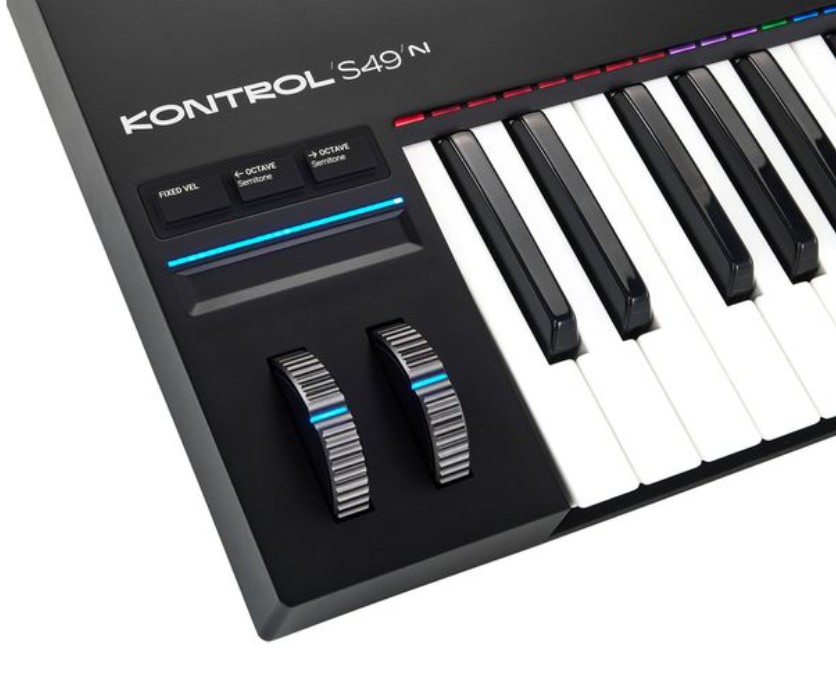 MIDI клавиатура Native Instruments Komplete Kontrol S49 Mk3