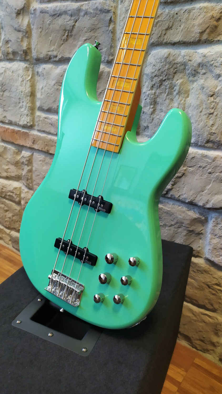 Бас-гитара Markbass MB GV 4 Gloxy Val Surf Green CR MP
