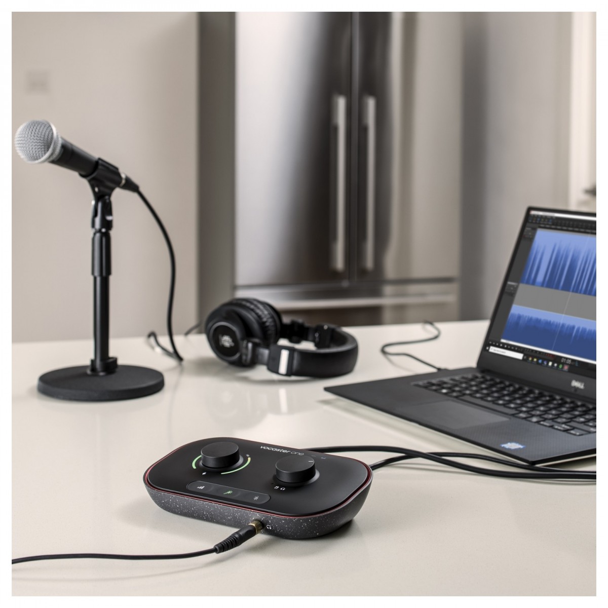 Комплект для звукозаписи FOCUSRITE Vocaster One Studio