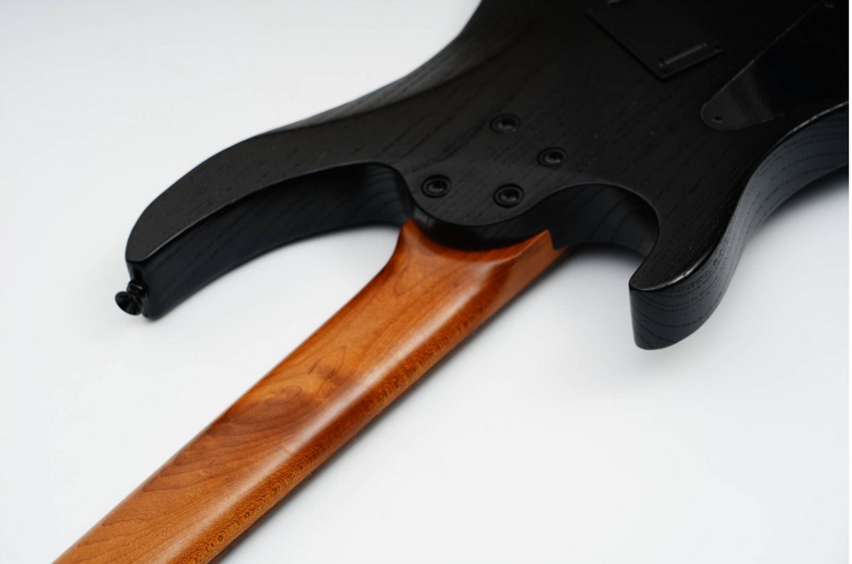 Бас-гитара MOLLO NH400 BK