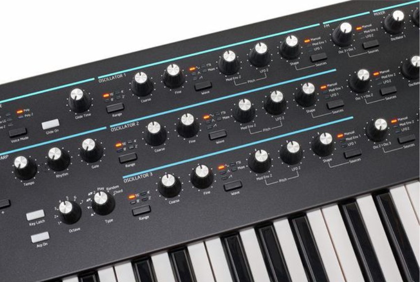Синтезатор Novation Summit