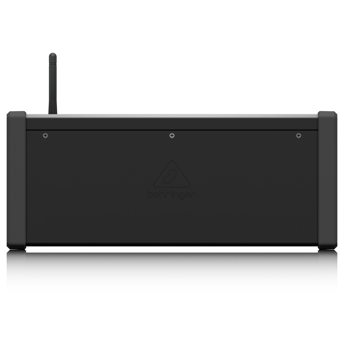 Цифровой микшер Behringer XR18