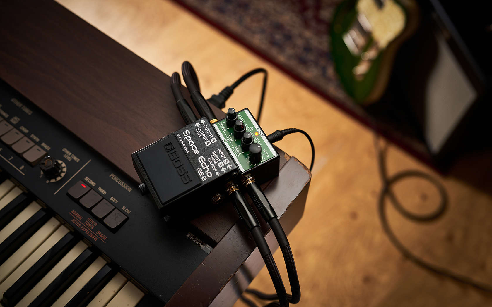 Педаль эффектов Boss RE-2 Space Echo Delay/Reverb