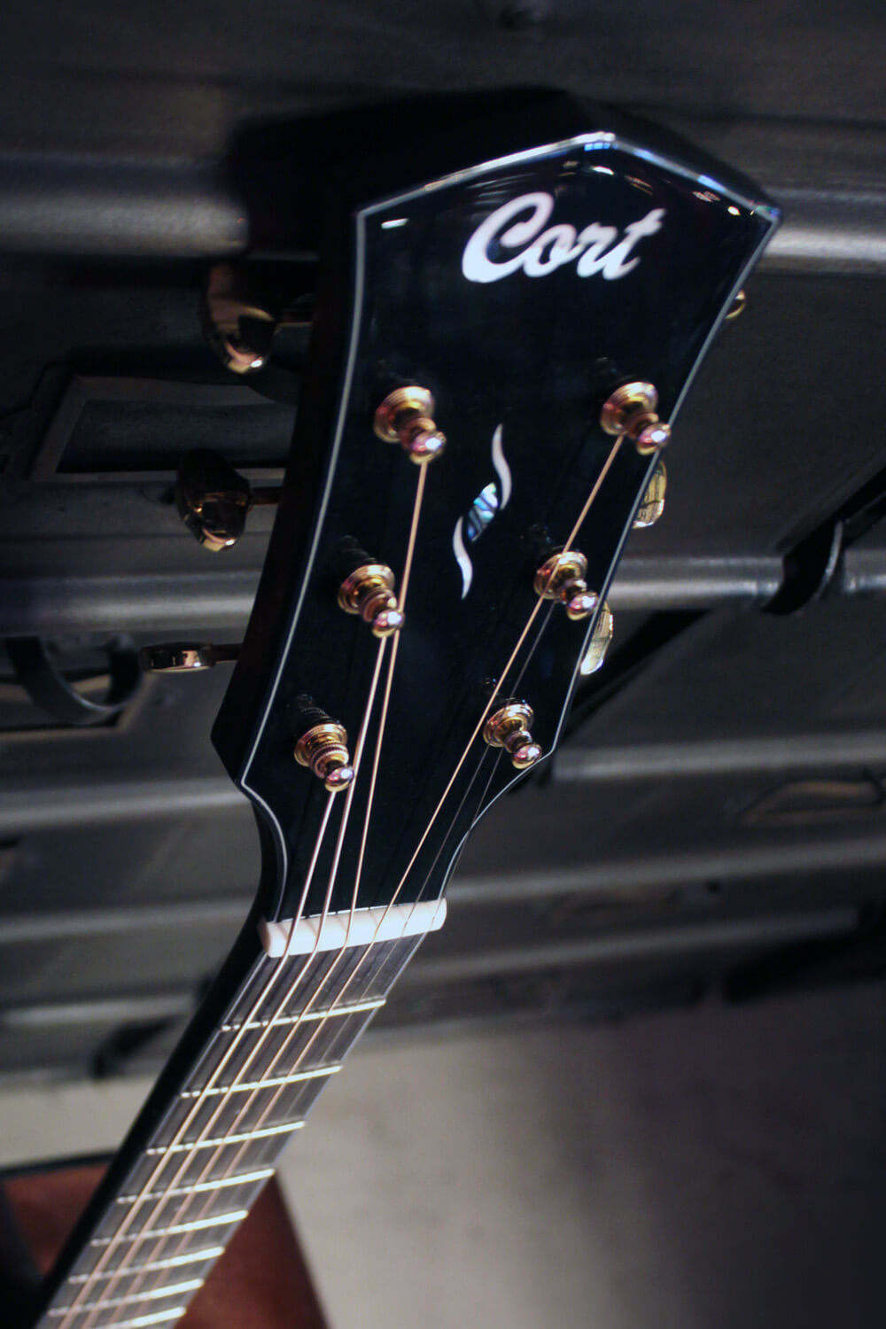 Акустическая гитара Cort GOLD-D6-WCASE-NAT Gold Series