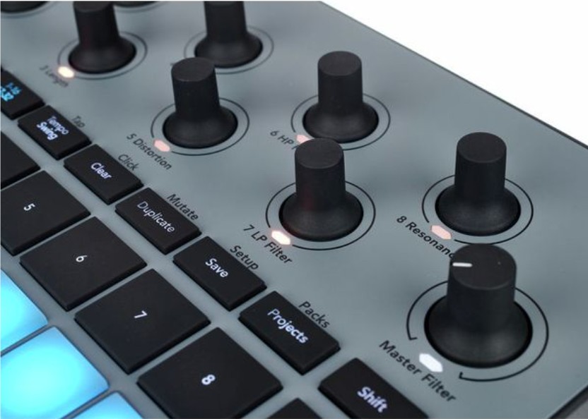 Сэмплер-грувбокс Novation Circuit Rhythm