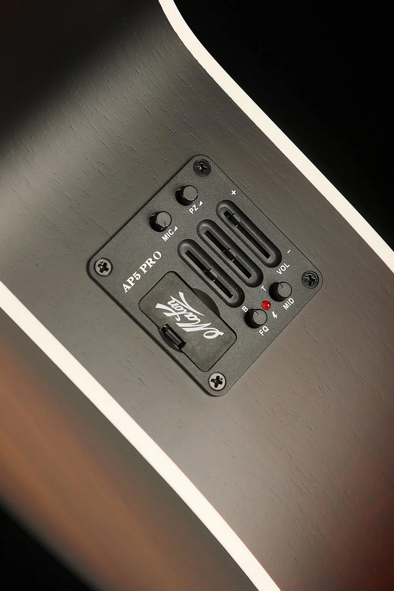 Электроакустическая гитара Maton TROUBADOUR TRADITIONAL