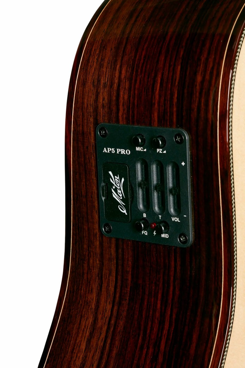 Электроакустическая гитара Maton EM100