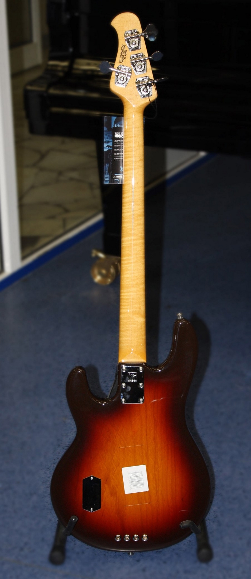 Бас-гитара MusicMan №B054203