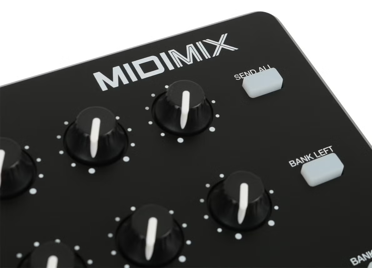 MIDI контроллер Akai Pro MIDIMix