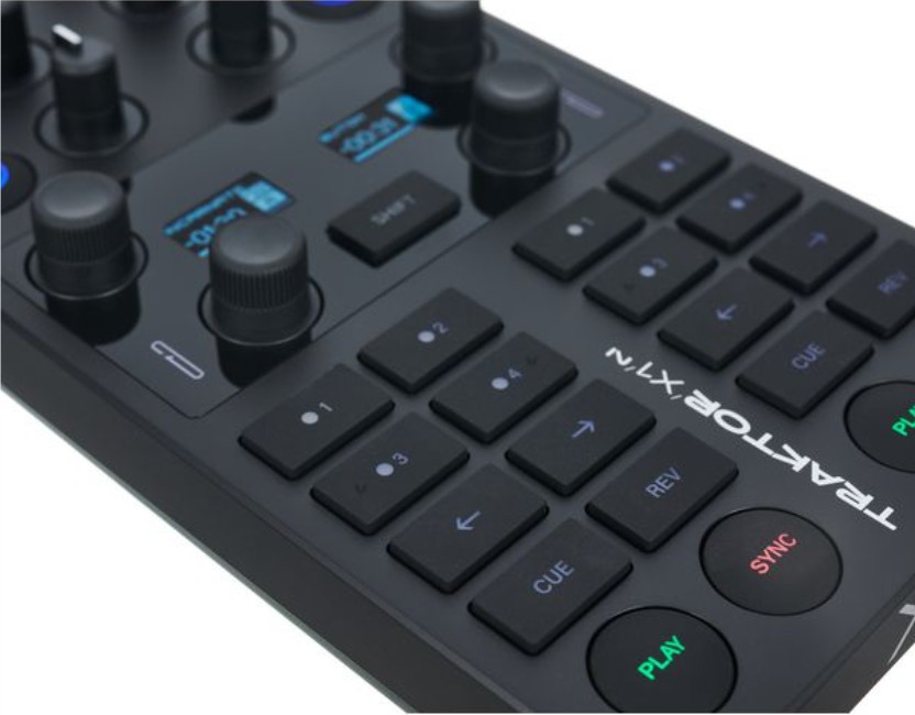DJ контроллер Native Instruments Traktor Kontrol X1 Mk3