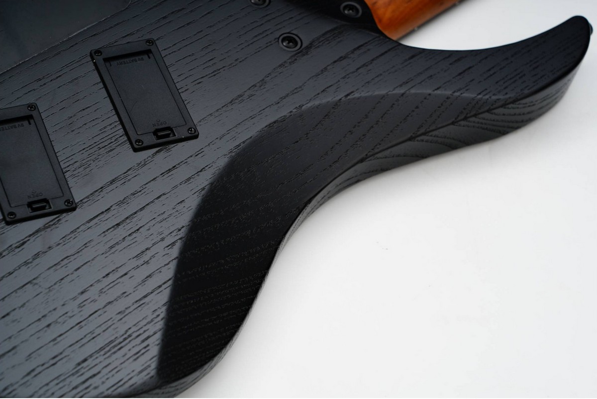 Бас-гитара MOLLO NH400 BK