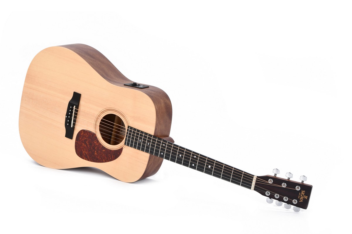Электроакустическая гитара Sigma DM7E
