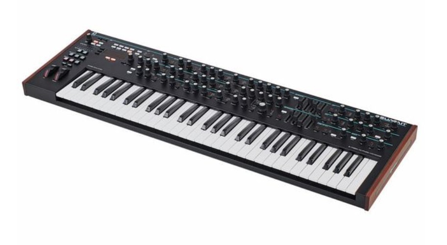 Синтезатор Novation Summit