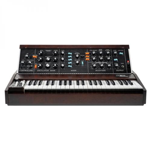 Синтезатор Moog Minimoog Model D