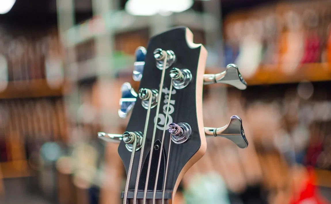 Бас-гитара Cort Action-Bass-V-Plus-TR Action Series