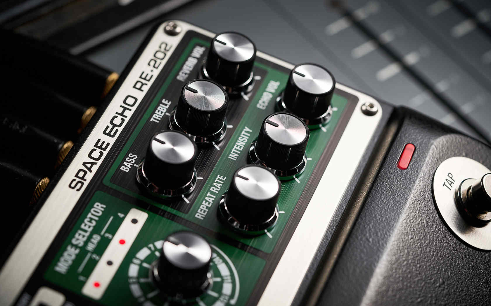 Педаль эффектов Boss RE-202 Space Echo