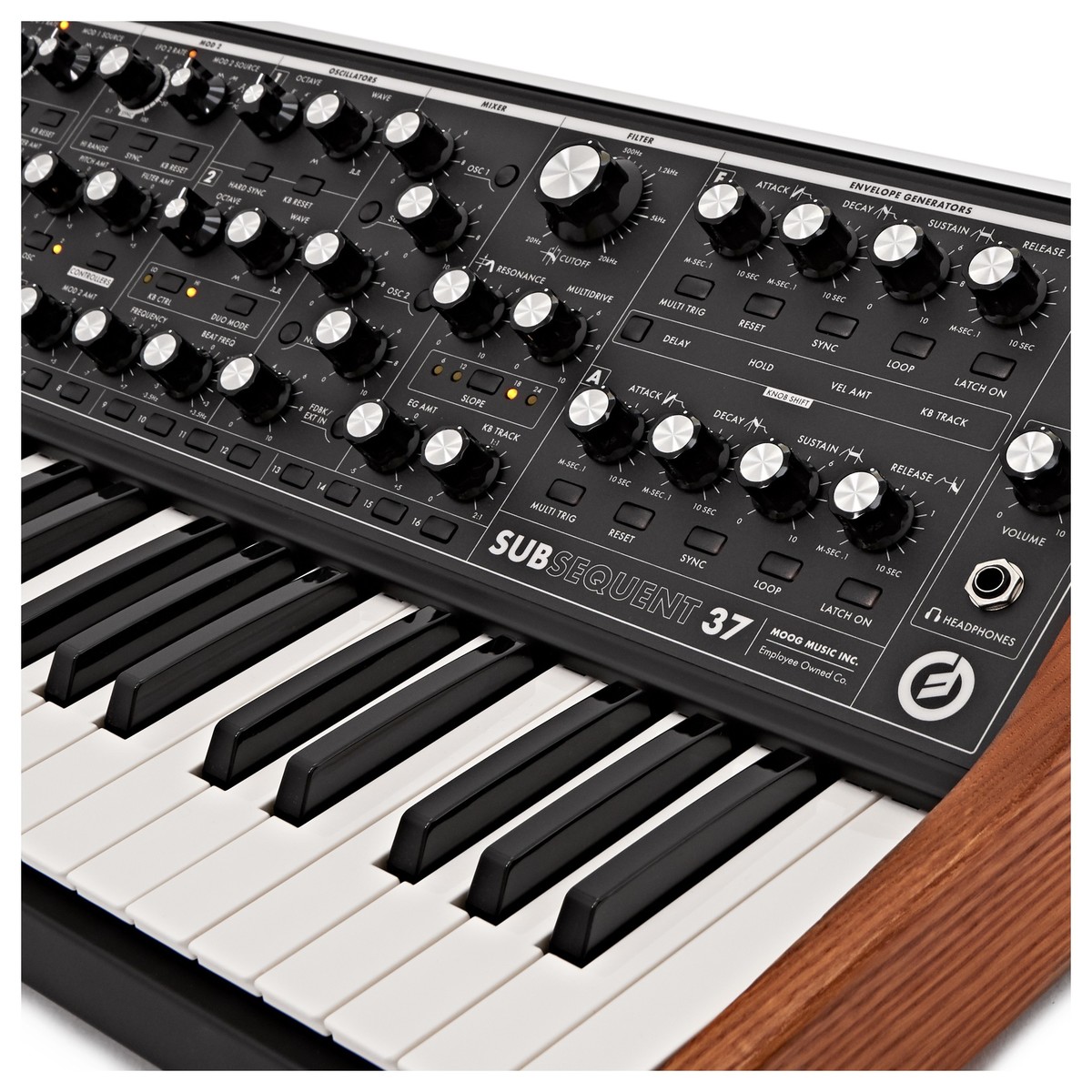 Синтезатор Moog Subsequent 37